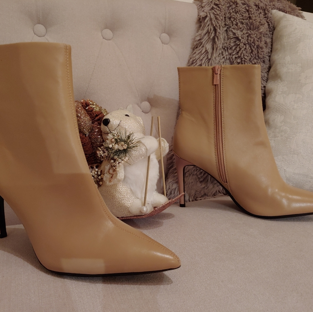 Calvin Klein Revel Kappa Pointed Toe Boots Sand